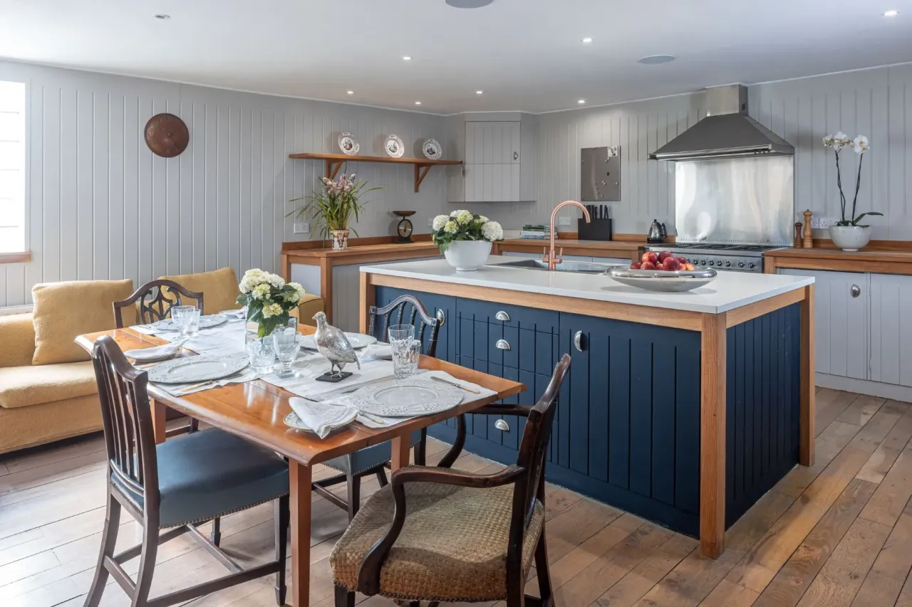 House in London, United Kingdom, 239 m² - picture 6