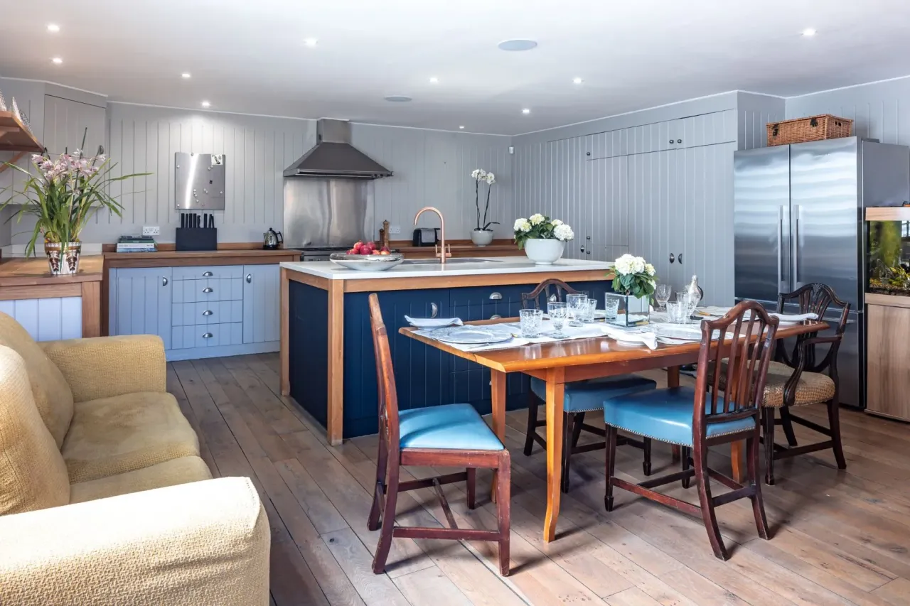 House in London, United Kingdom, 239 m² - picture 7