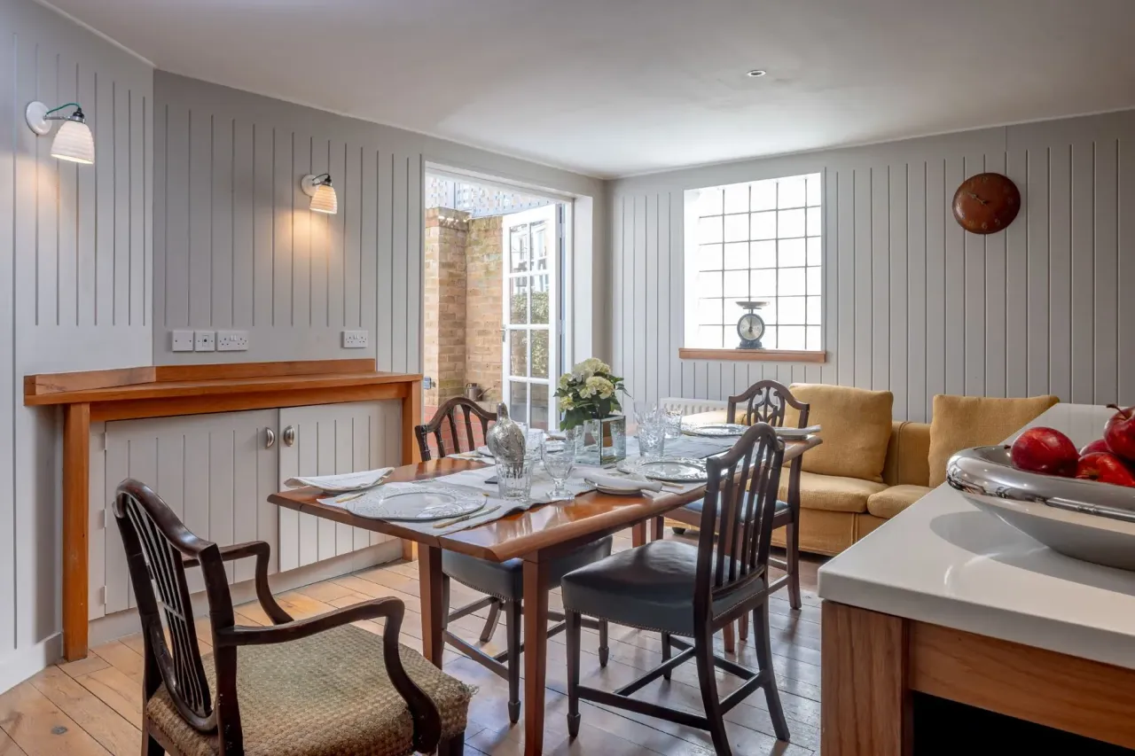 House in London, United Kingdom, 239 m² - picture 8