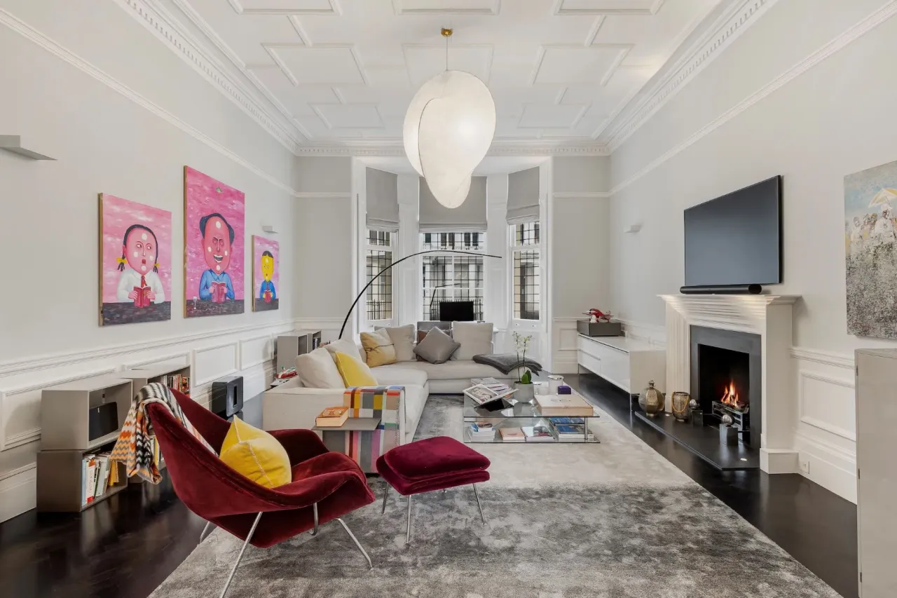 Apartment in London, United Kingdom, 249 m² - picture 1