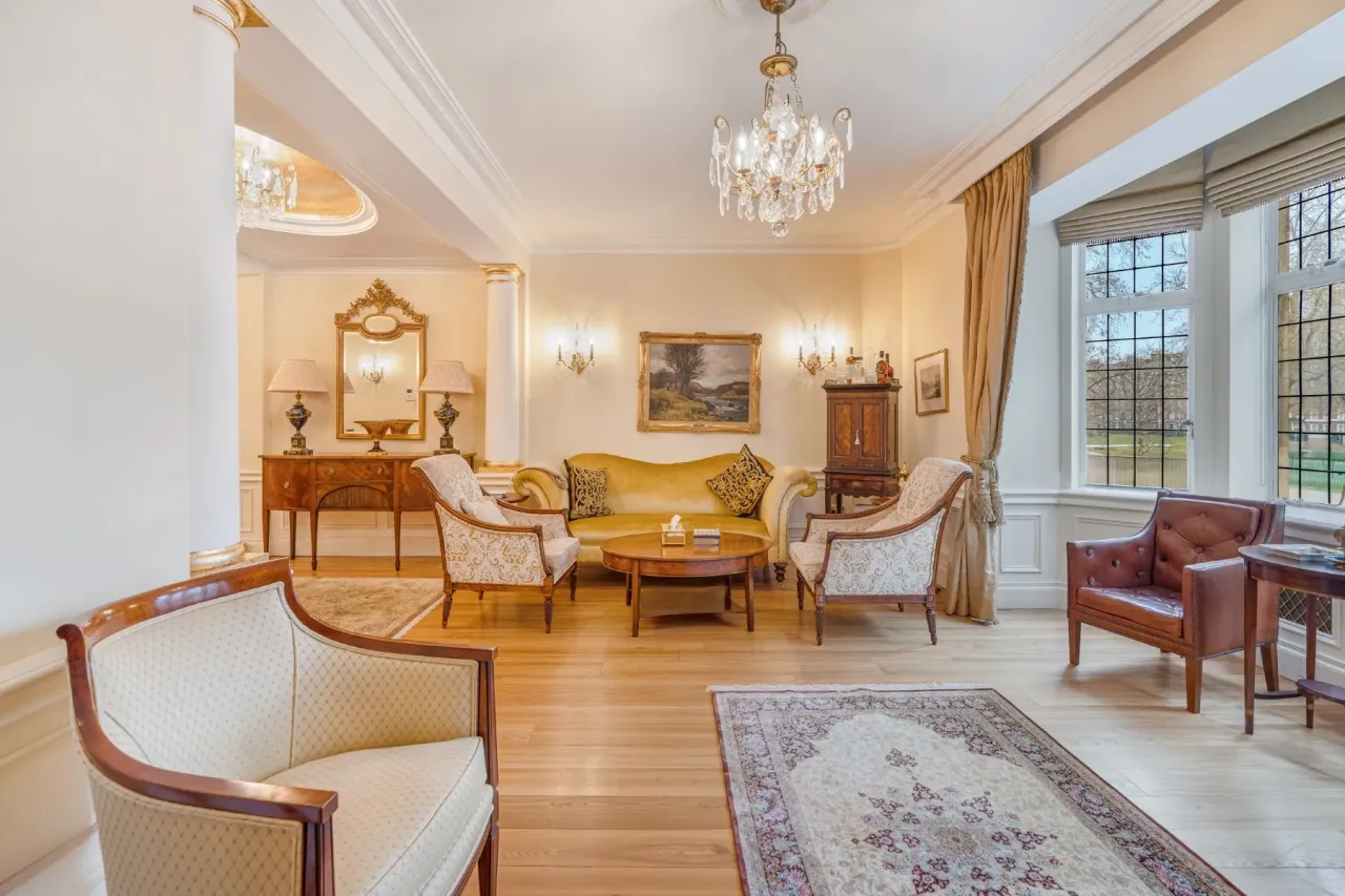 Apartment in London, United Kingdom, 130 m² - picture 2