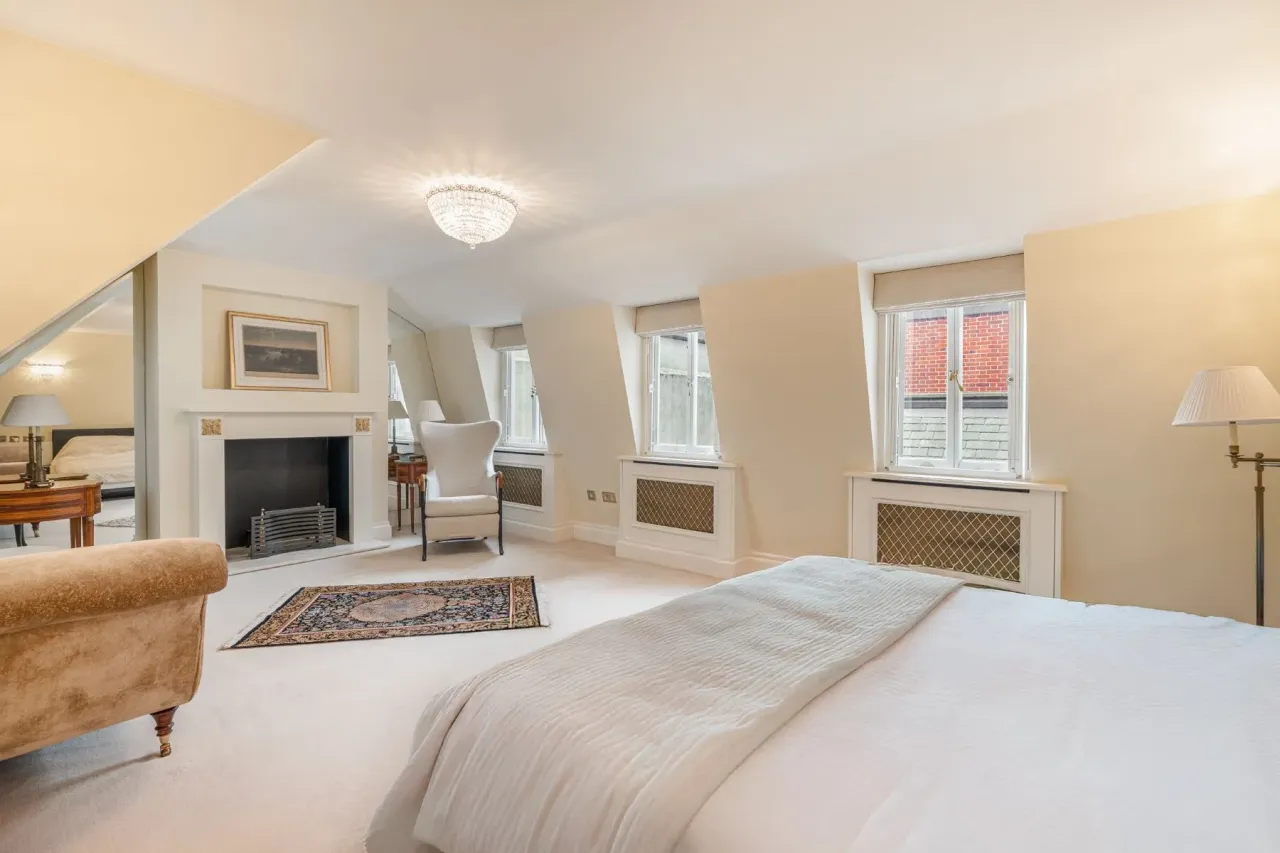 Apartment in London, United Kingdom, 130 m² - picture 9