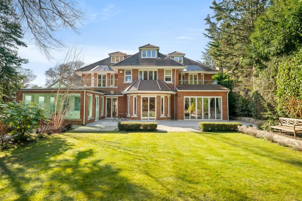 House in London, United Kingdom, 829 m² - picture 1