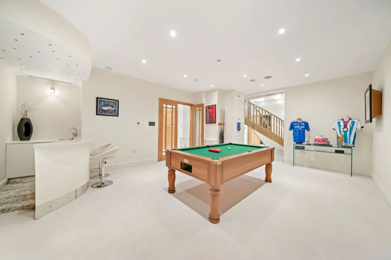 Maison à Londres, Royaume-Uni, 829 m² - image 11