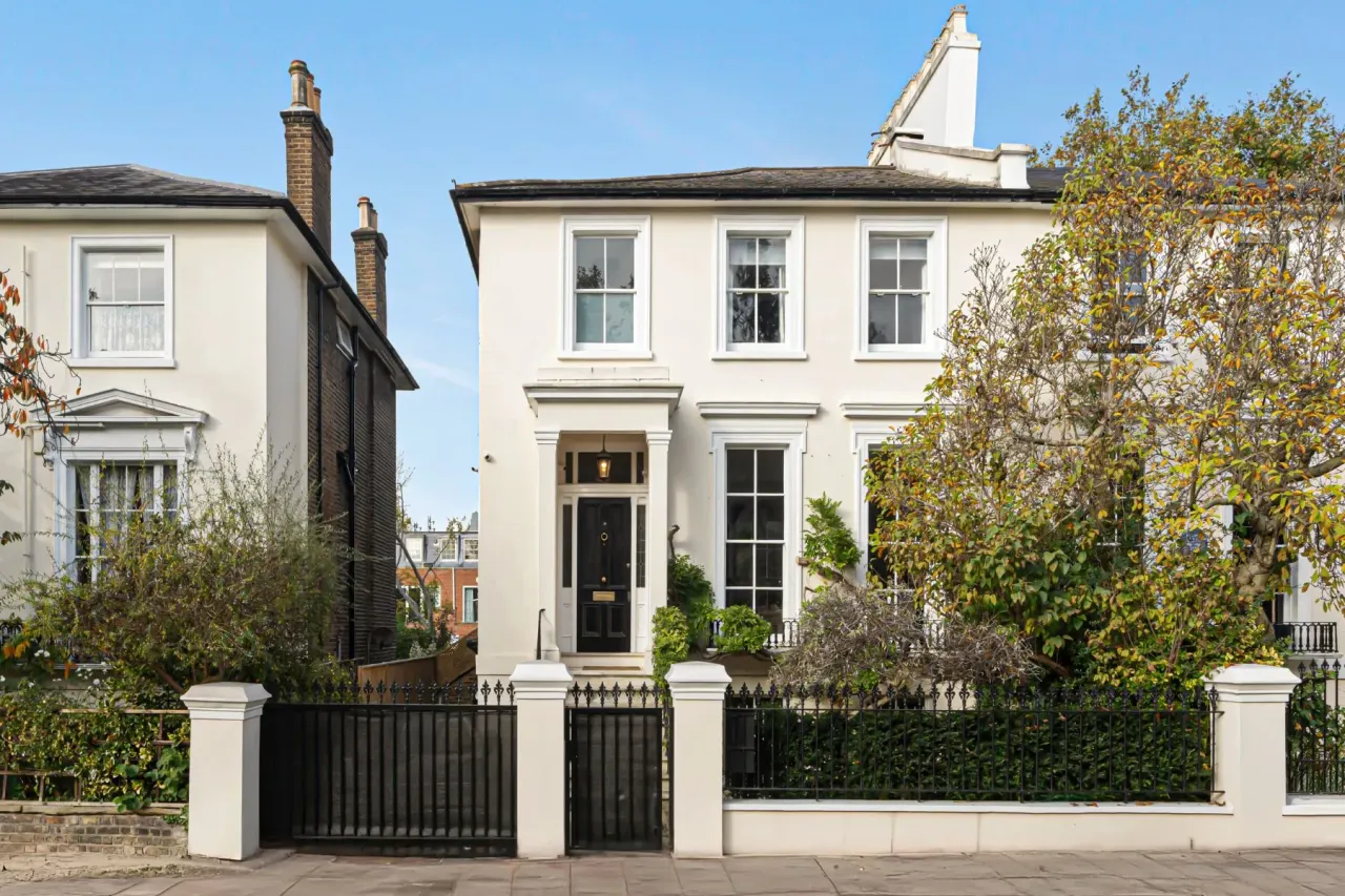 Haus in London, Großbritannien, 246 m² - Foto 1