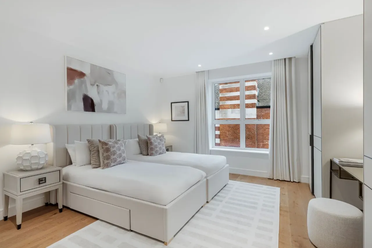 Apartment in London, United Kingdom, 180 m² - picture 8