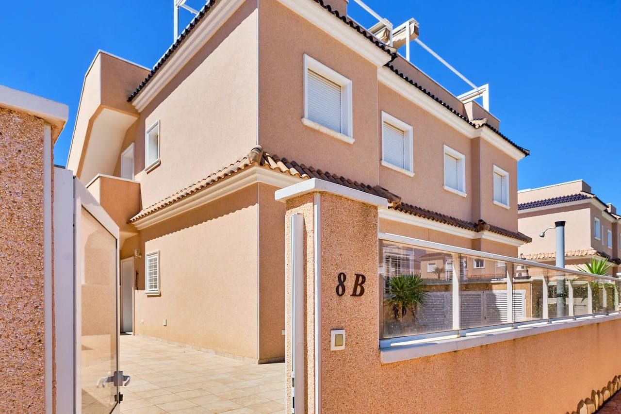 Cottage in Cabo Roig, Spanien, 150 m² - Foto 1