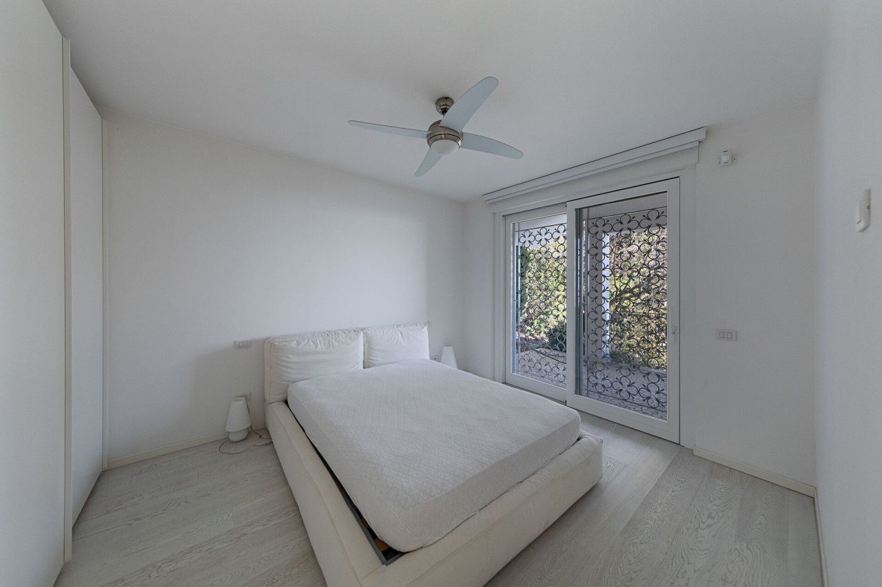 Villa par le Lac de Garde, Italie, 400 m² - image 15