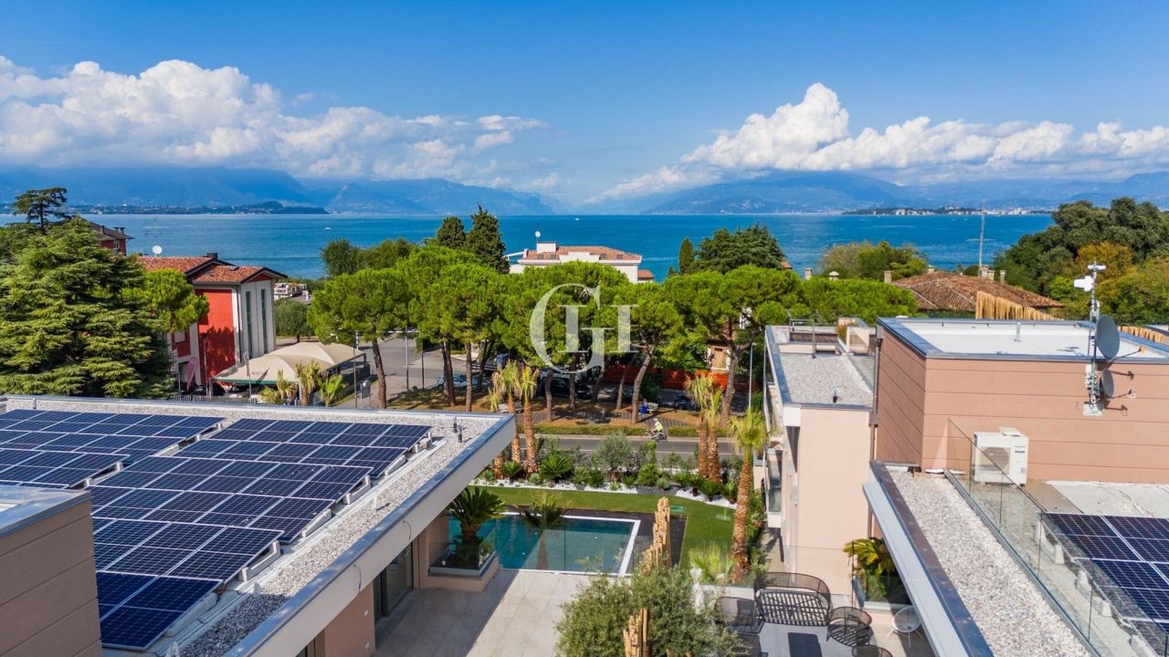 Apartment on Lake Garda, Italy, 185 m² - picture 15