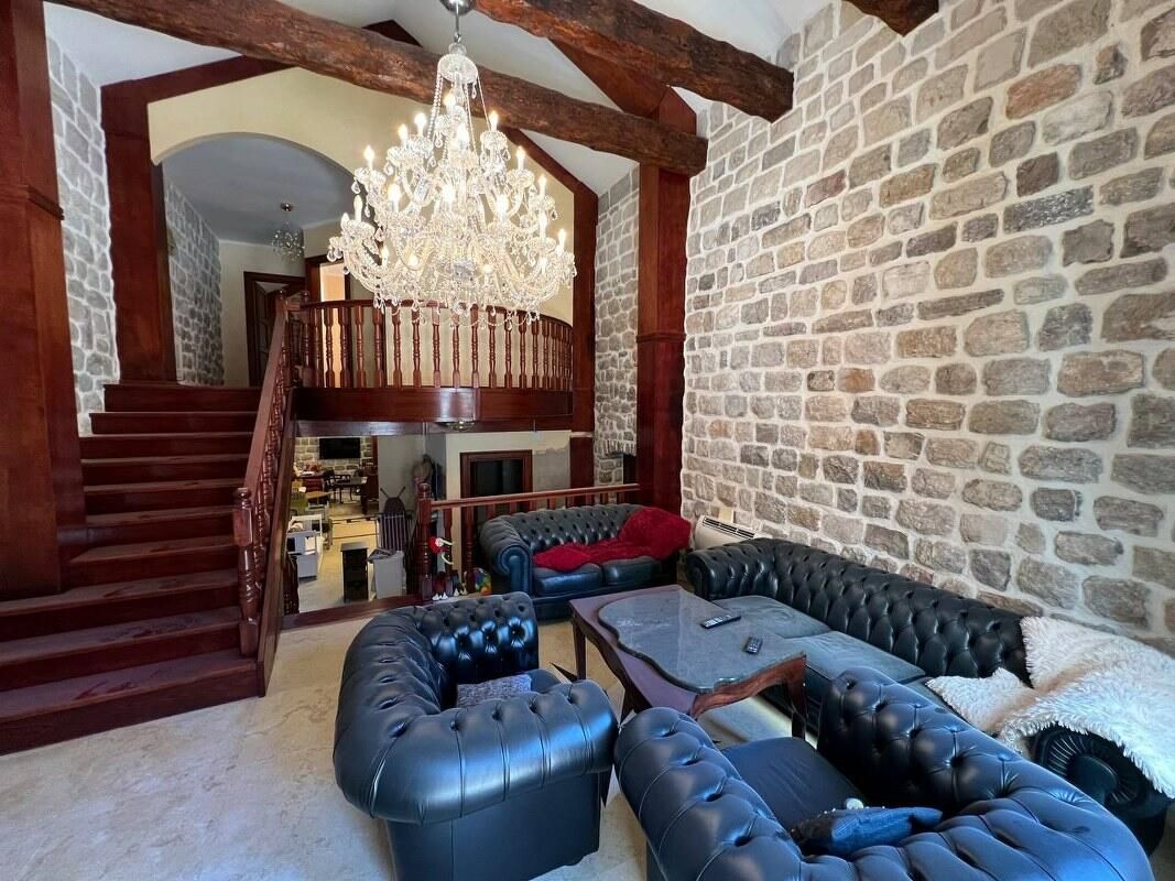 Maison à Kamenari, Monténégro, 280 m² - image 1