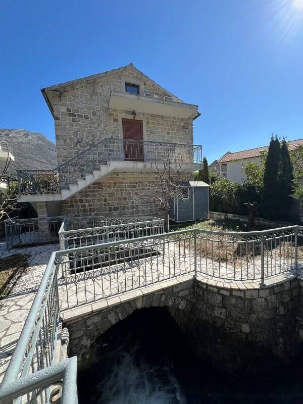 House in Kamenari, Montenegro, 280 m² - picture 3