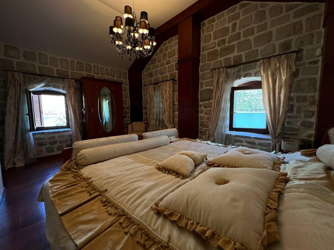 House in Kamenari, Montenegro, 280 m² - picture 7