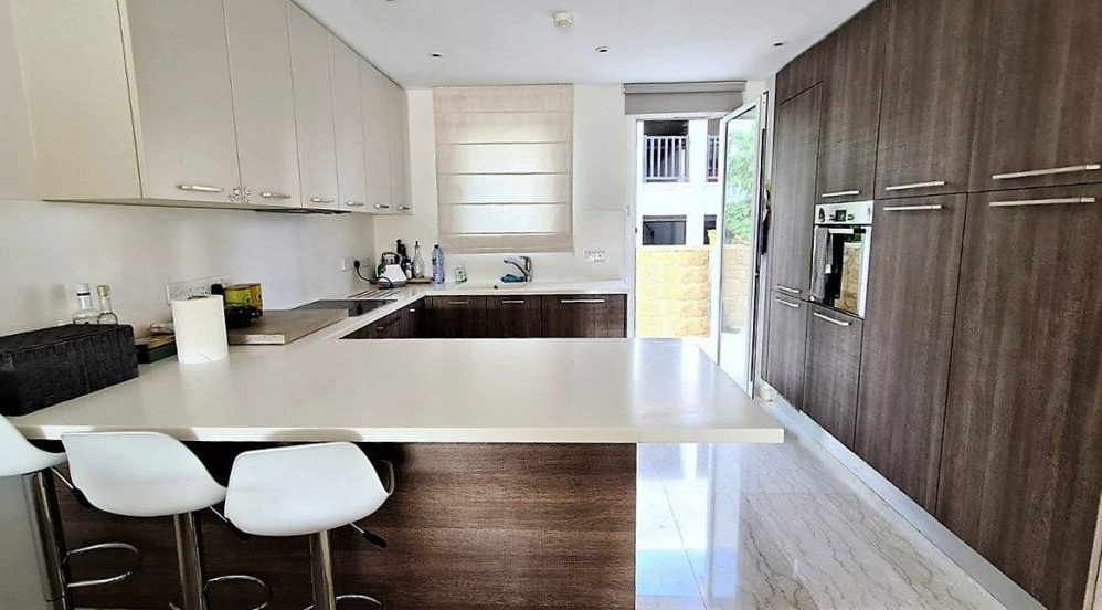 Apartment in Limassol, Cyprus - picture 5