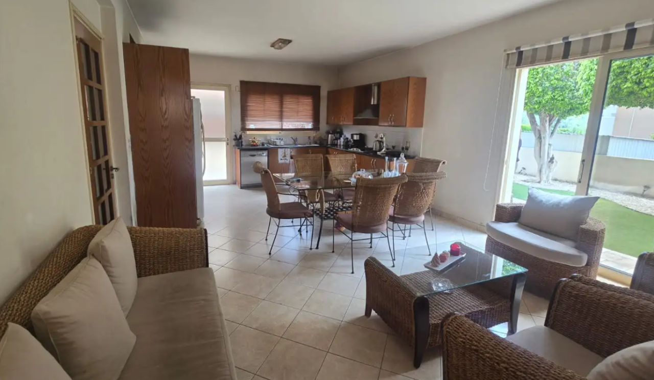 Maison à Kato Polemidia, Chypre, 247 m² - image 5