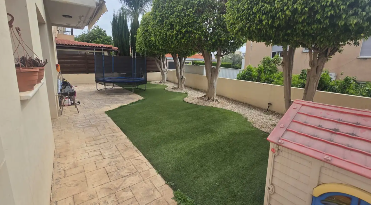 Maison à Kato Polemidia, Chypre, 247 m² - image 9