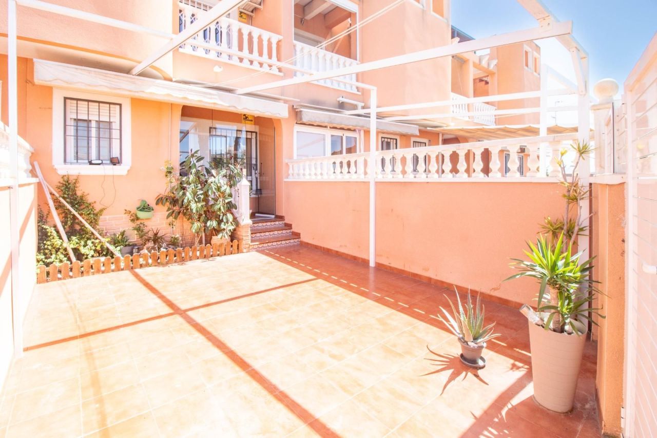Casa en la Costa Blanca, España, 75 m² - imagen 1