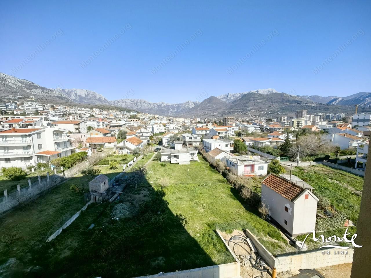 Wohnung in Bar, Montenegro, 60 m² - Foto 1