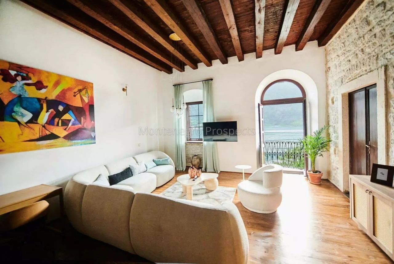 Apartamento en Dobrota, Montenegro, 129 m² - imagen 1