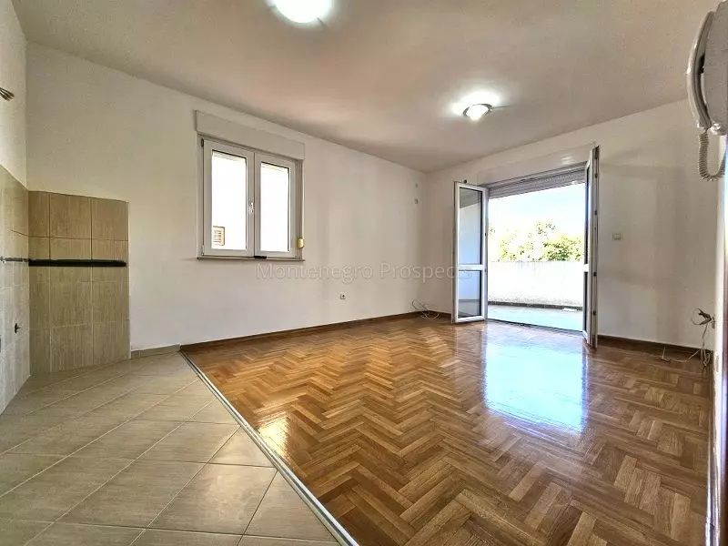 Apartment in Tivat, Montenegro, 60 m² - picture 1
