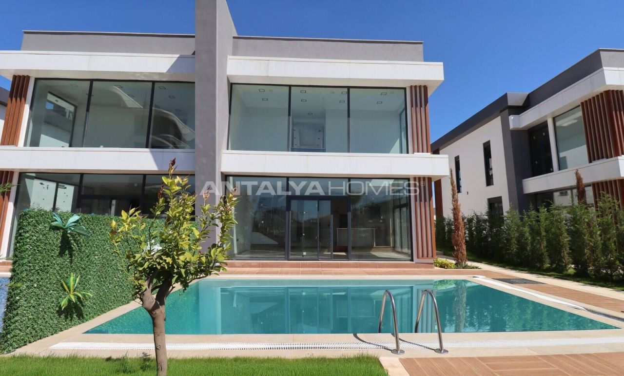 Villa en Antalya, Turquia, 350 m² - imagen 1
