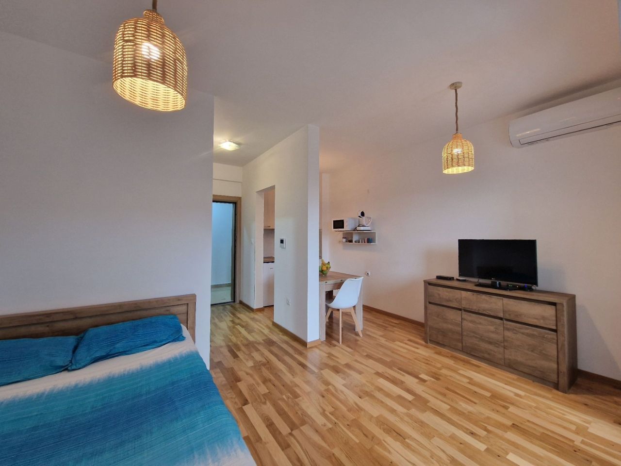 Apartment in Becici, Montenegro, 31 m² - picture 1