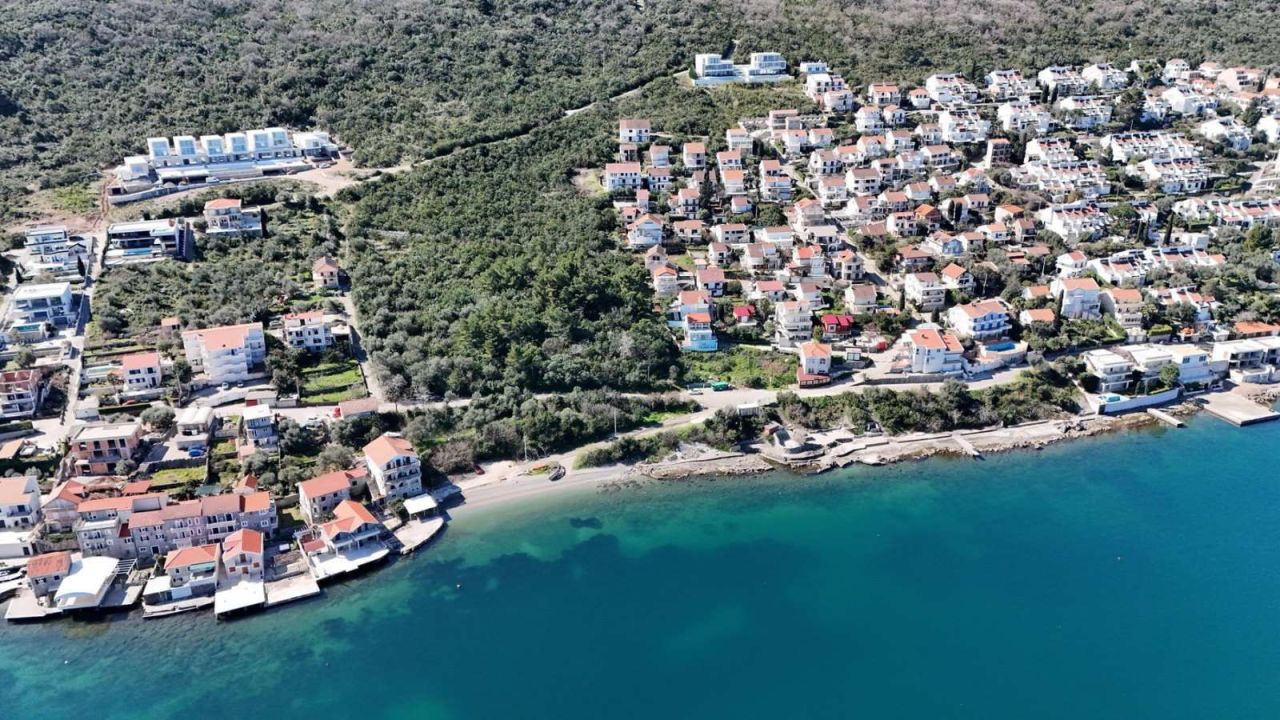 Land in Krasici, Montenegro, 22 000 m² - picture 1