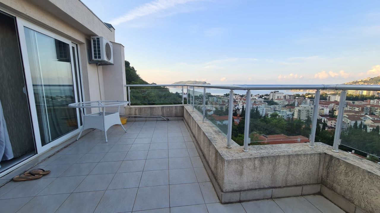 Apartment in Budva, Montenegro, 100 m² - picture 1