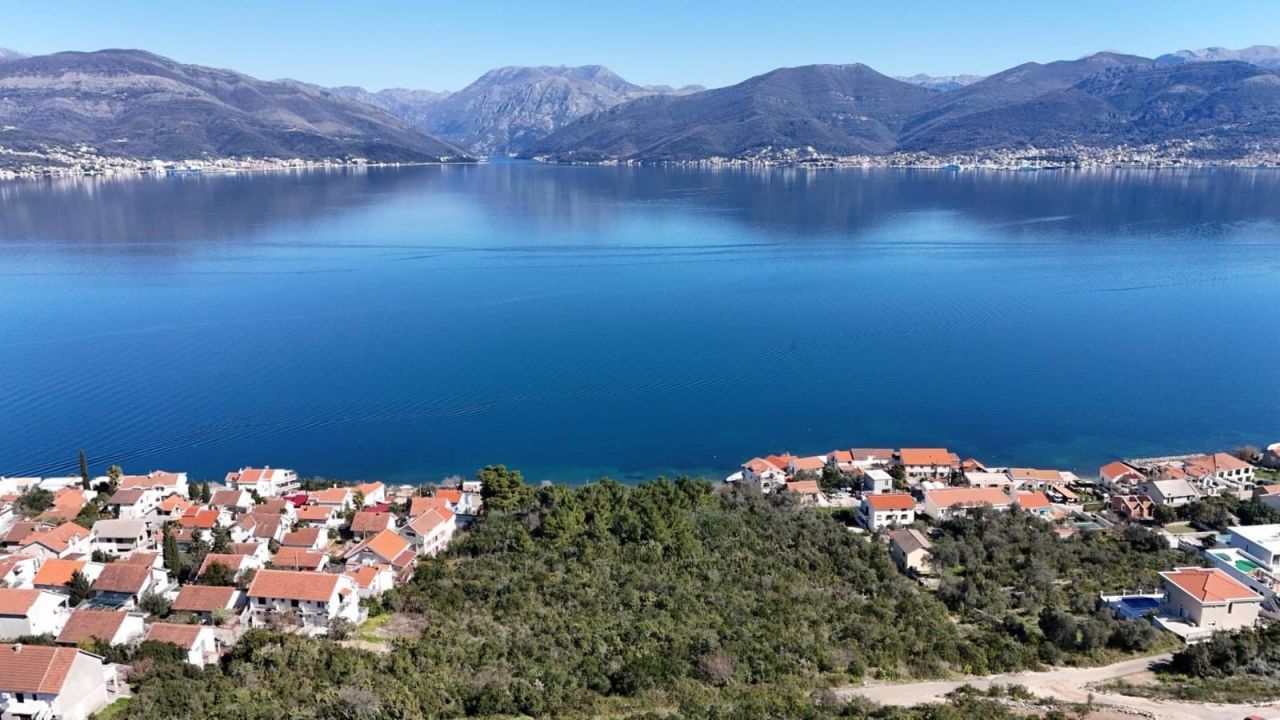 Land in Krasici, Montenegro, 9 000 m² - picture 1