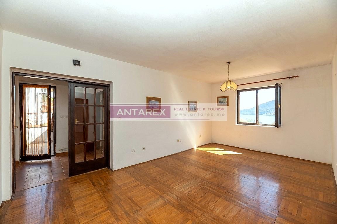 Villa in Herceg-Novi, Montenegro, 216 m² - picture 6