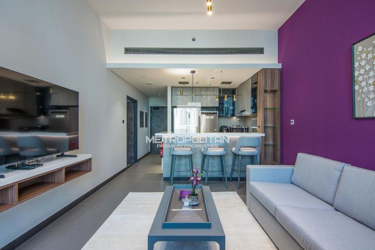 Apartment in Dubai, UAE, 77 m² - picture 1
