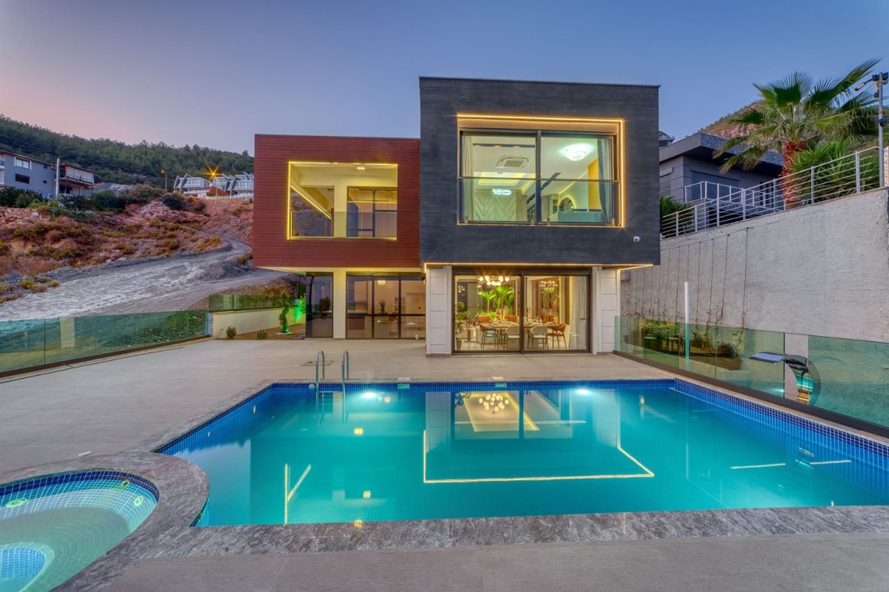 Villa in Alanya, Turkey, 300 m² - picture 1