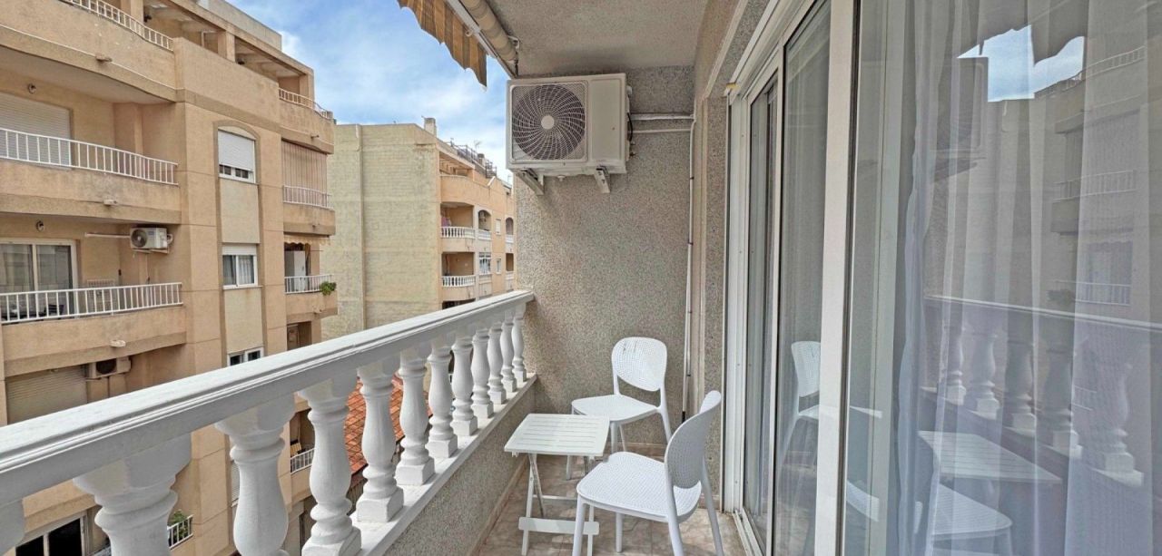 Apartment in Torrevieja, Spain, 75 m² - picture 3