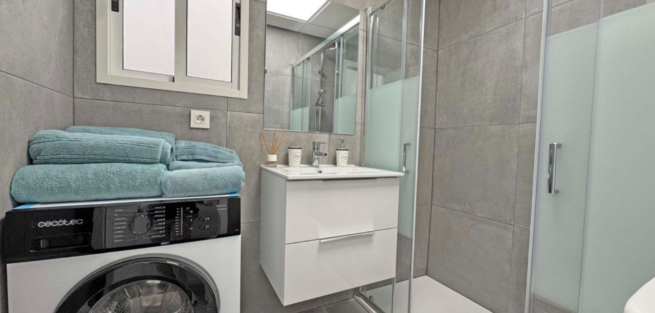 Apartment in Torrevieja, Spain, 75 m² - picture 5