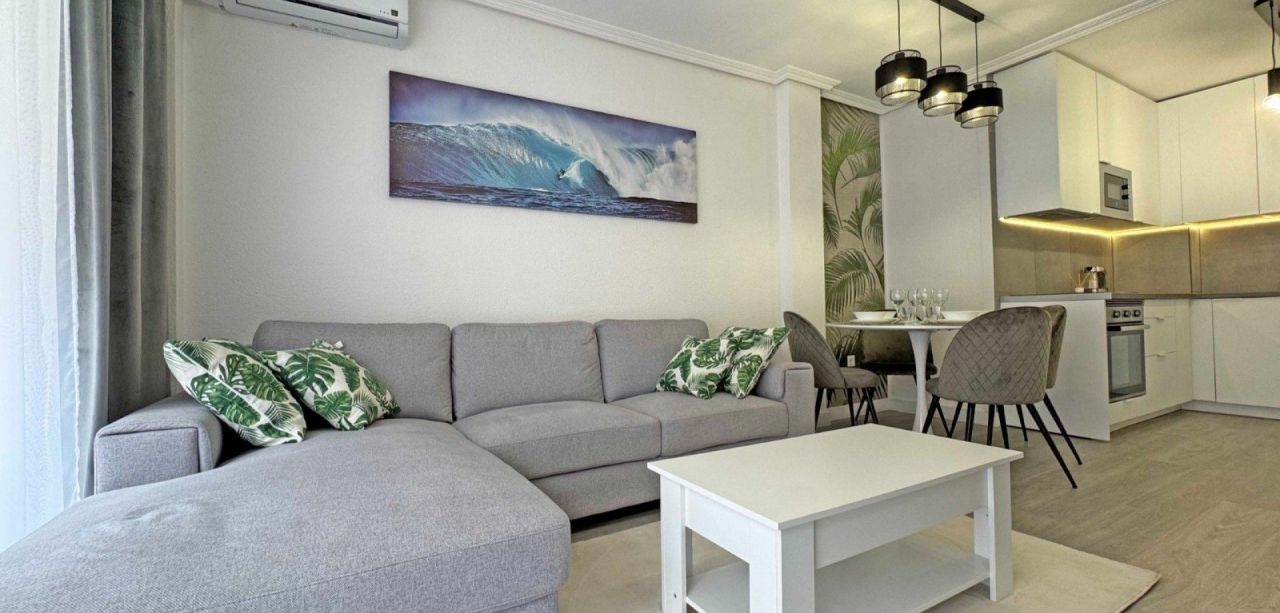 Apartment in Torrevieja, Spain, 75 m² - picture 6