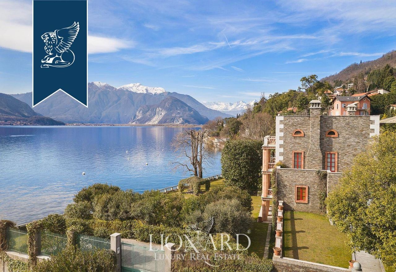 Villa in Verbania, Italy, 725 m² - picture 1