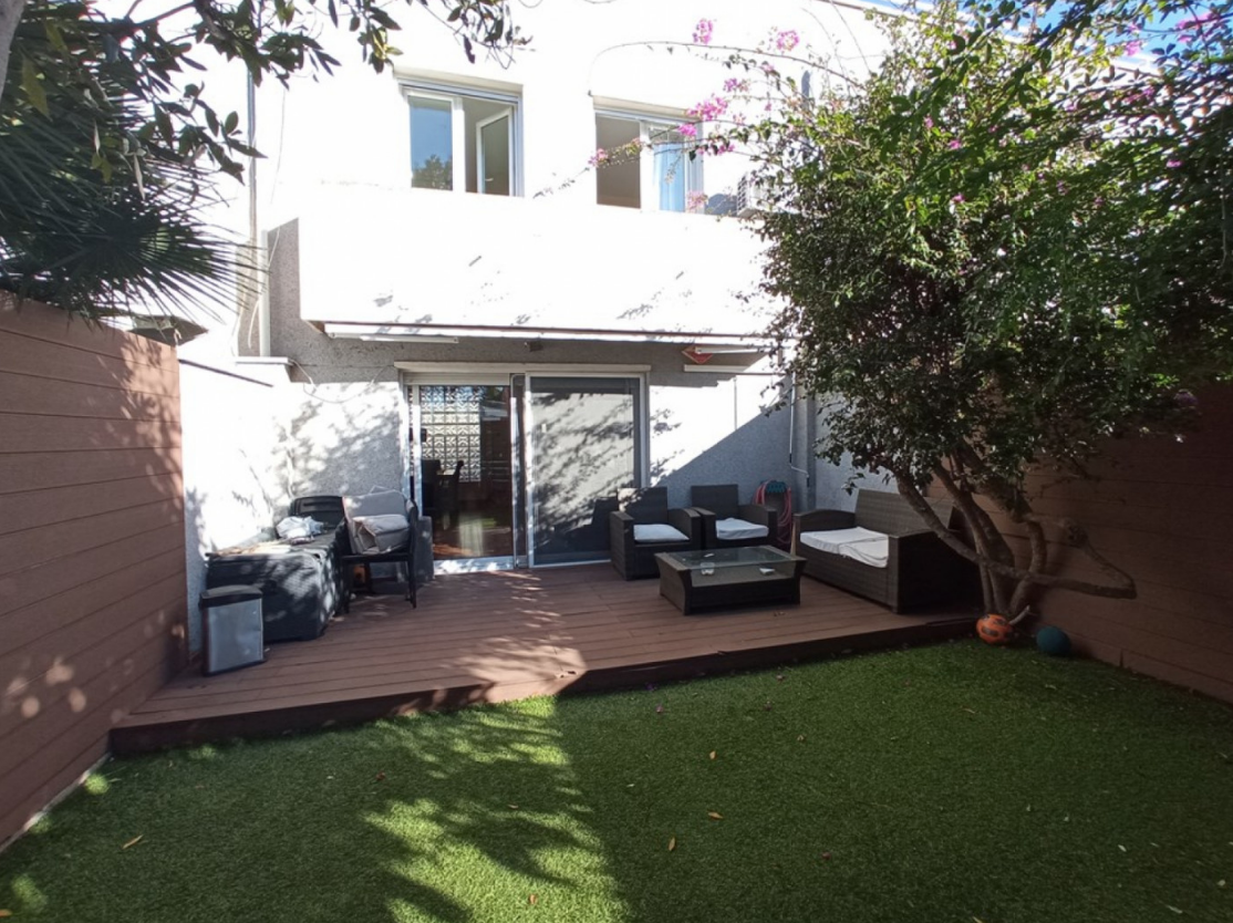 Cottage in Castelldefels, Spanien, 150 m² - Foto 1