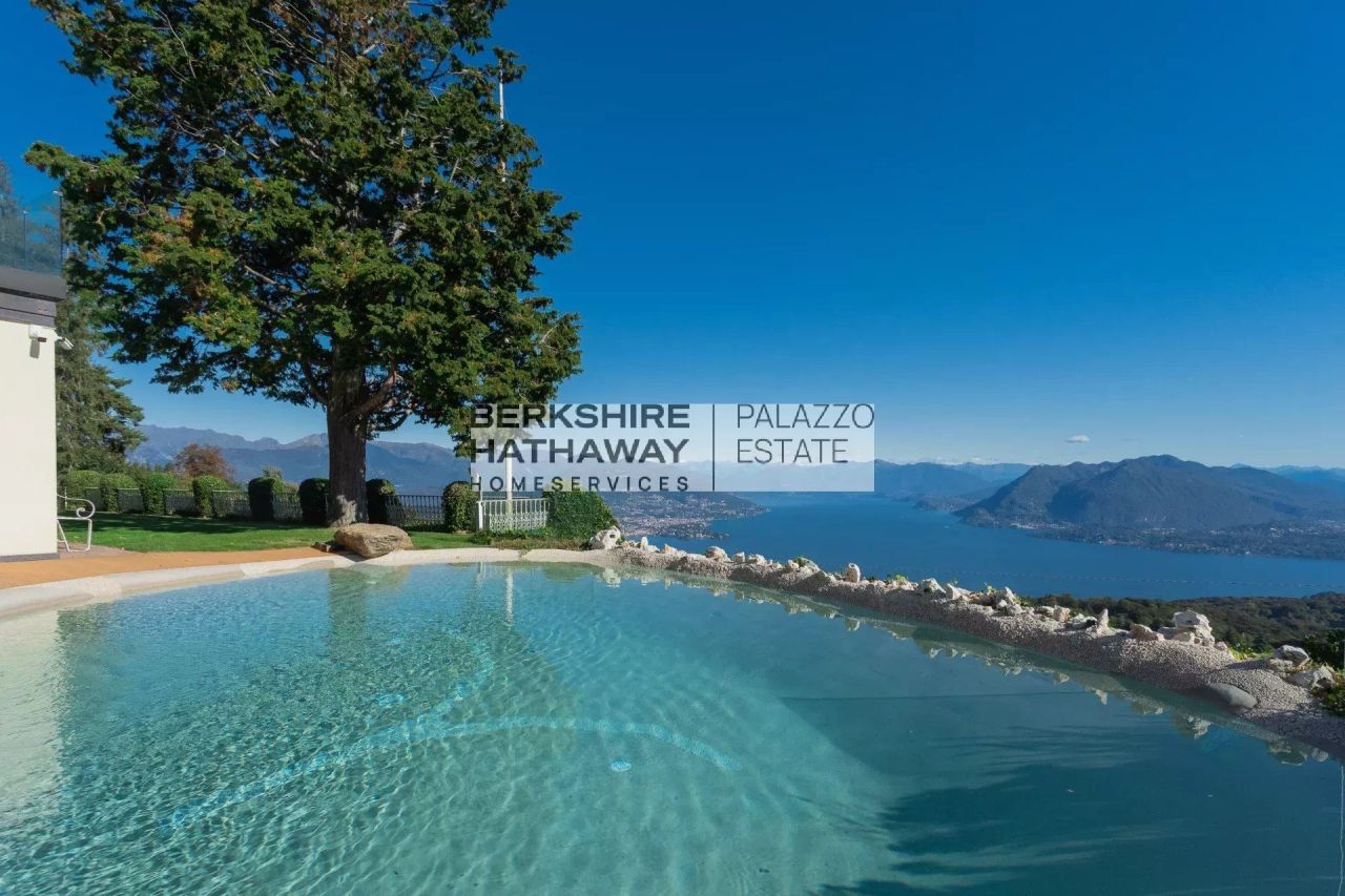 Villa in Stresa, Italy, 500 m² - picture 1