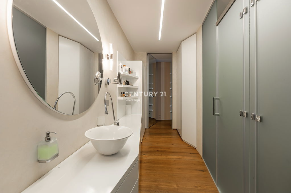 Flat in Ljubljana, Slovenia, 184.4 m² - picture 12