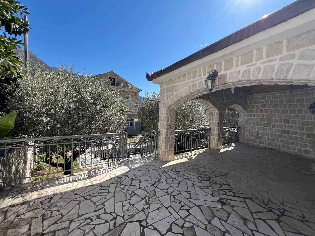 Villa a Kamenari, Montenegro, 400 m² - foto 11