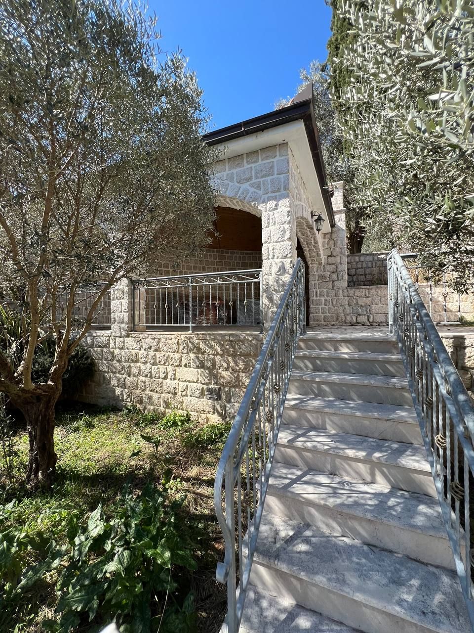 Villa a Kamenari, Montenegro, 400 m² - foto 1