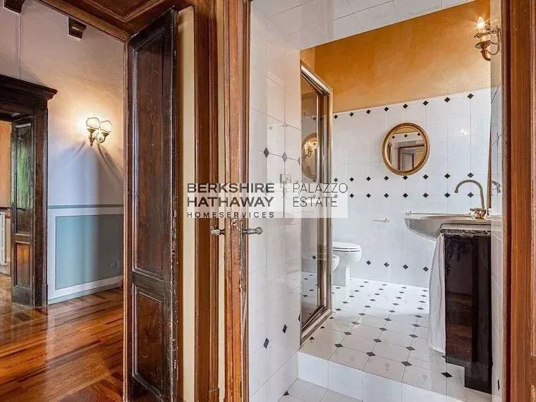 Villa in Stresa, Italy, 530 m² - picture 18