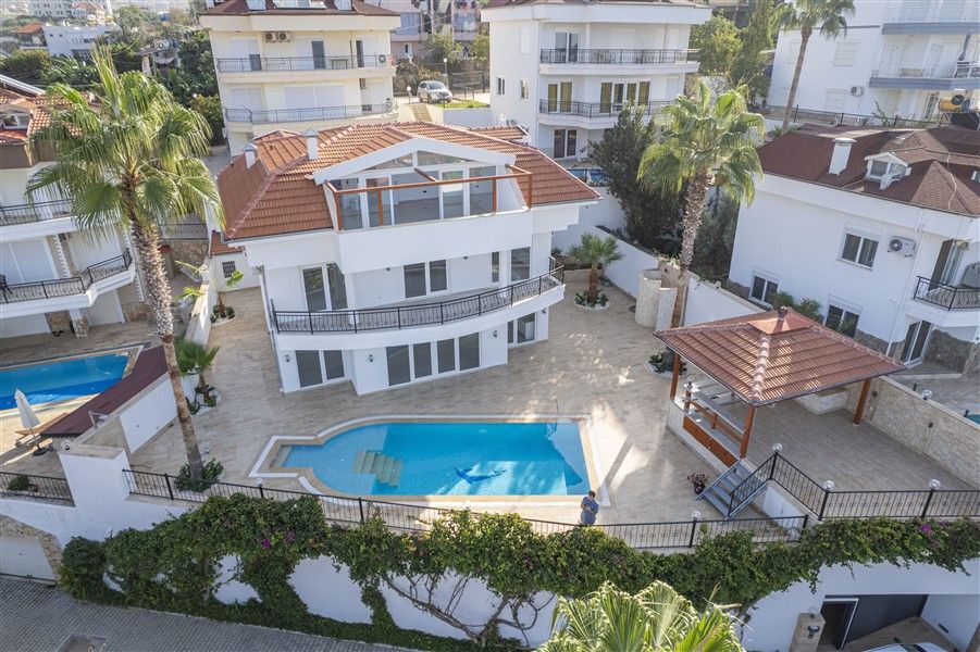 Villa in Alanya, Türkei, 340 m² - Foto 1