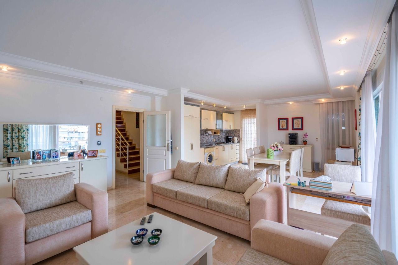 Penthouse in Alanya, Turkey, 220 m² - picture 1