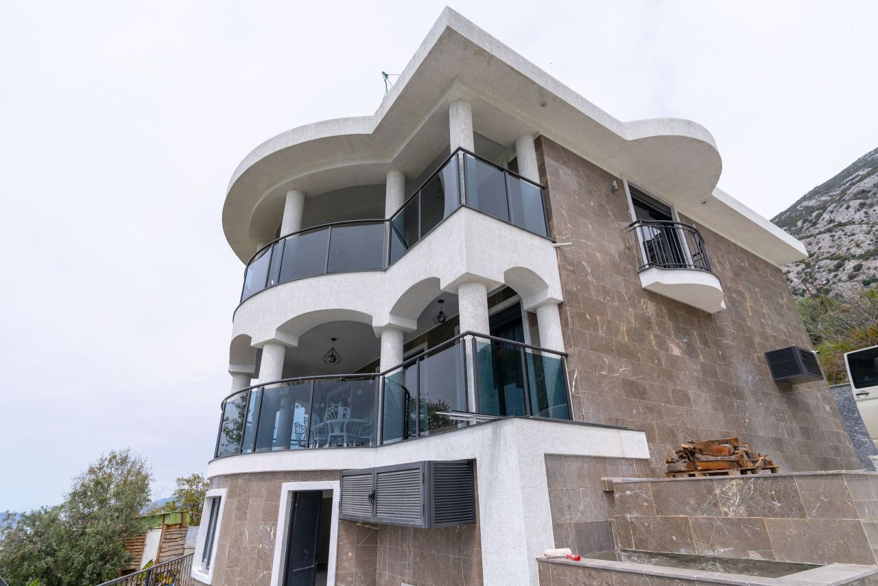 Villa in Alanya, Türkei, 220 m² - Foto 1