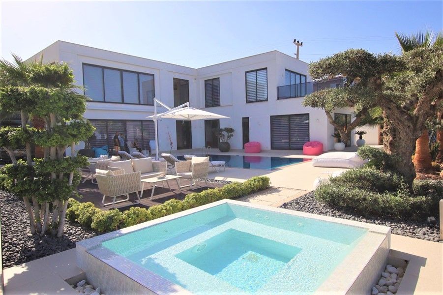 Villa in Alanya, Turkey, 327 m² - picture 1