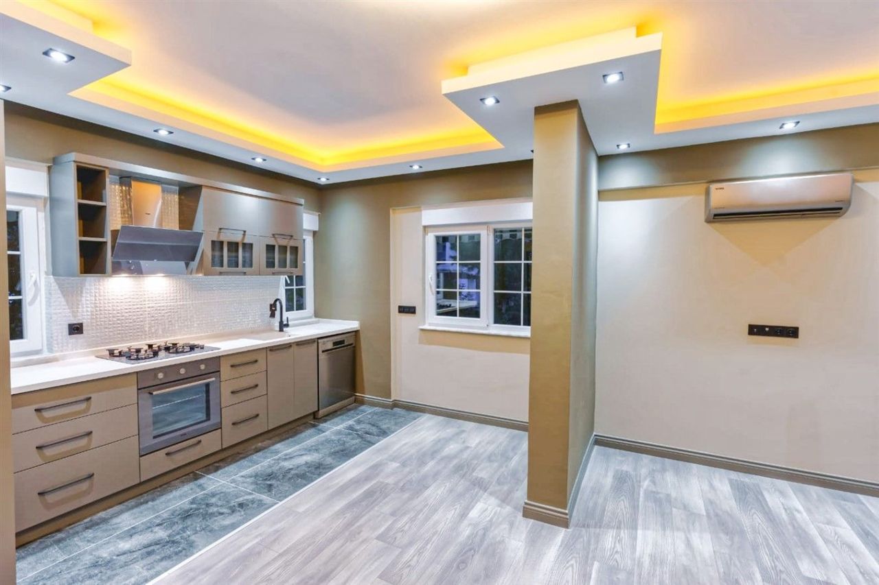 Piso en Antalya, Turquia, 155 m² - imagen 1