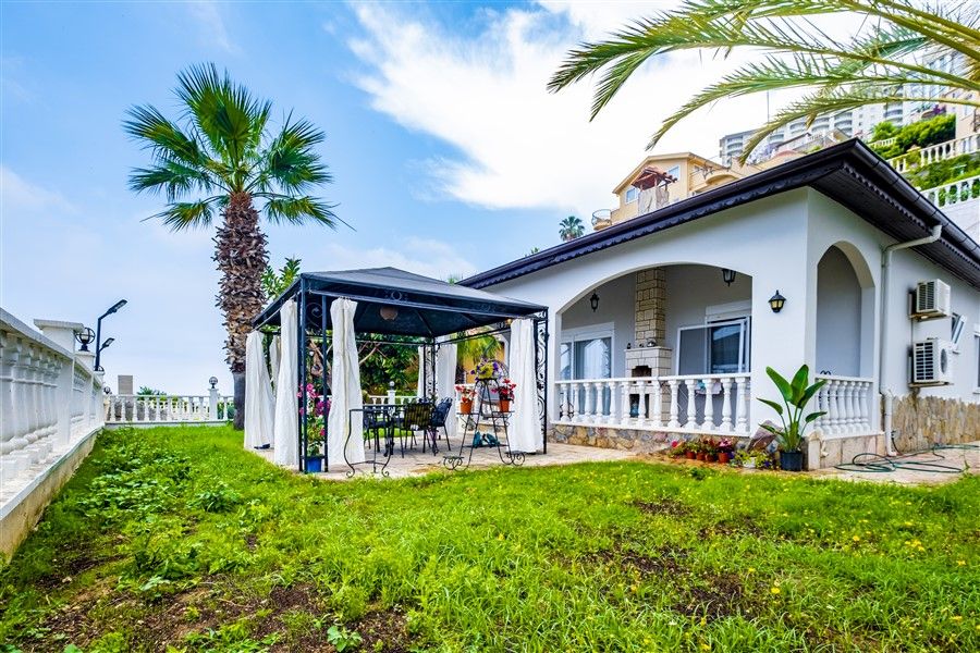 Villa à Alanya, Turquie, 130 m² - image 1