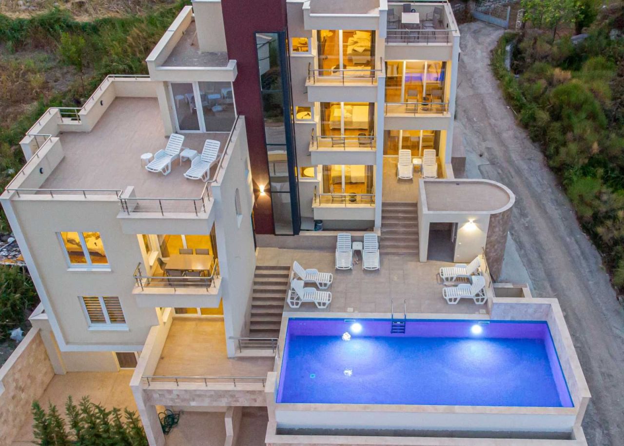 Hotel en el Bar, Montenegro, 700 m² - imagen 1