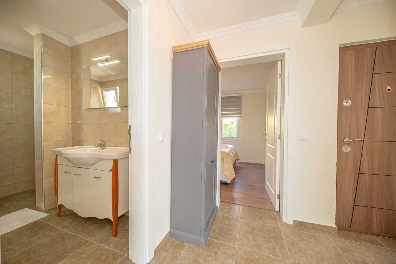 Hotel en el Bar, Montenegro, 700 m² - imagen 12