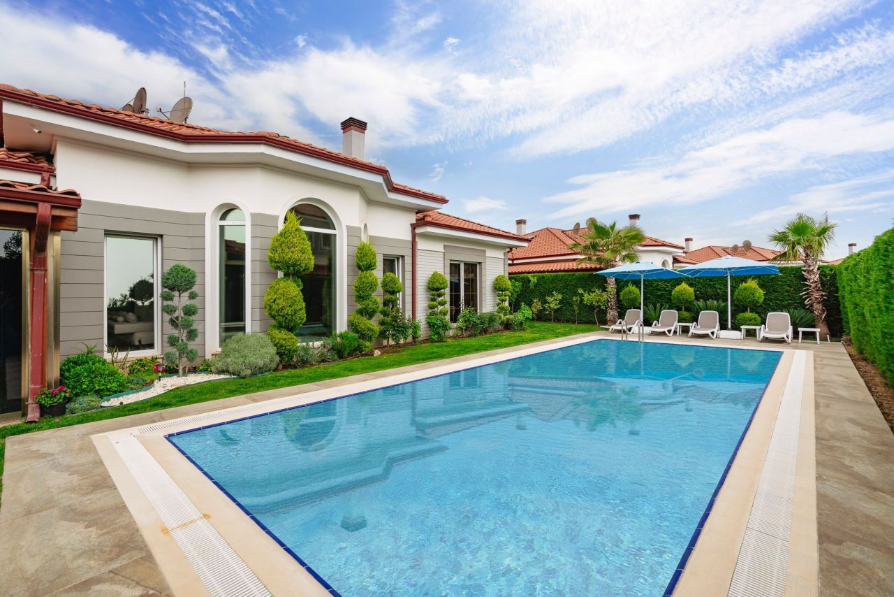 Villa en Antalya, Turquia, 320 m² - imagen 1